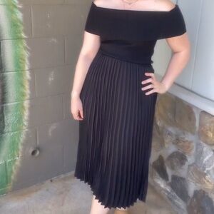 Elegant Black Off-Shoulder Pleated Midi Dress